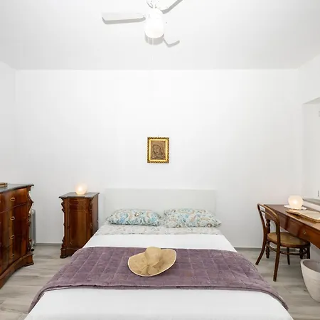 Casa Adelaide アパート